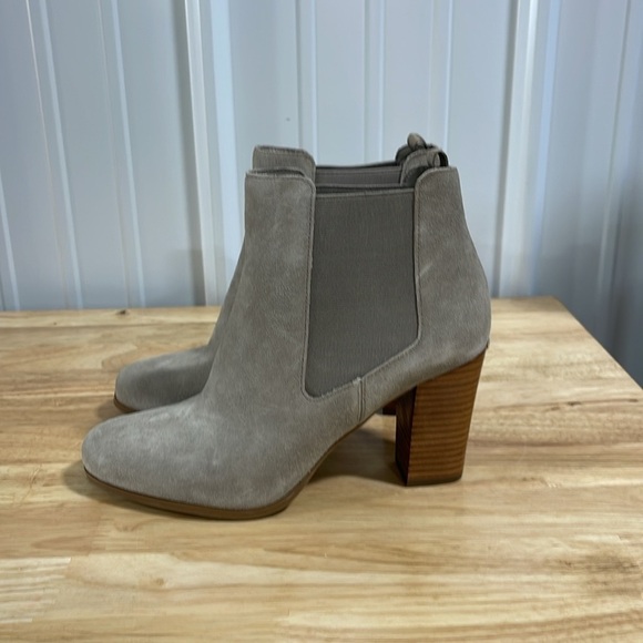Michael Michael Kors Britton Bootie Suede Size 9.5 - Picture 2 of 7
